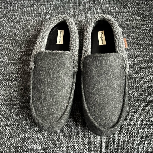 NWOT Men’s Dearfoam Slippers - Picture 7 of 11